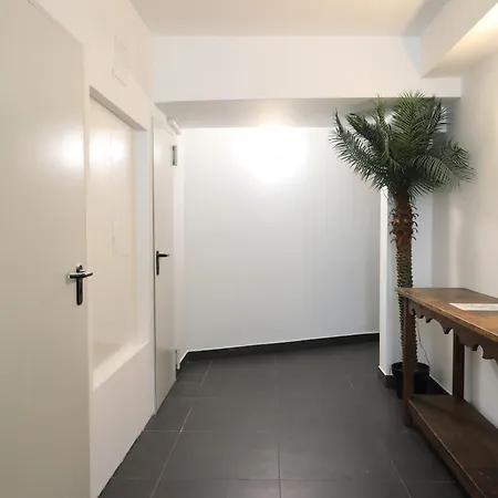 Apartment 04 *